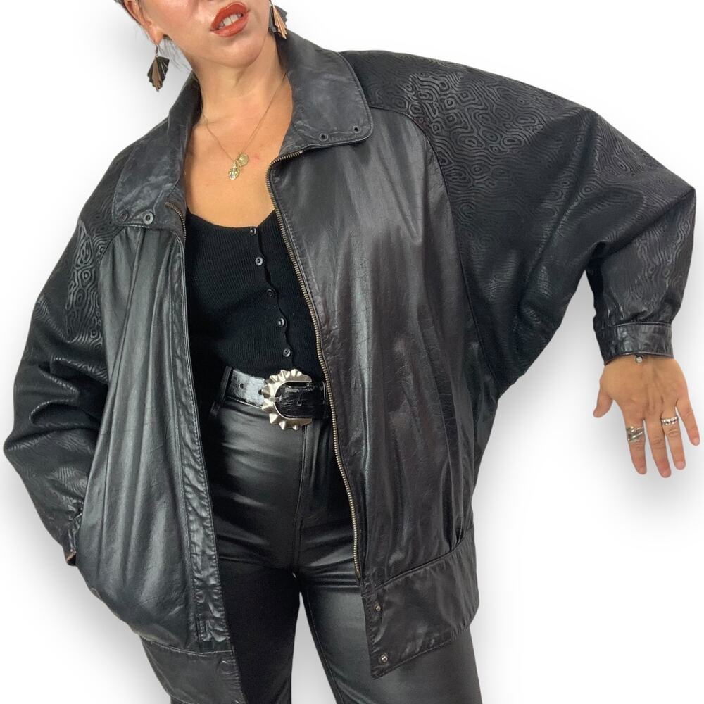 ❌SOLD❌ 1980's black leather batwing jacket by COMINT ARGENTINA - Picture 1 of 14